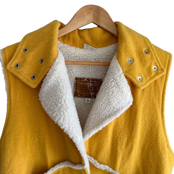 Calvin Klein Wool Vest Yellow Small - Picture 7 of 9